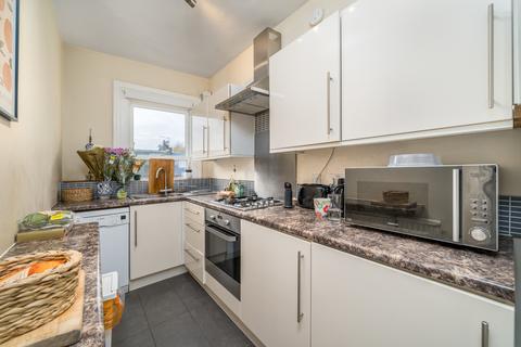 Flat 3, 6 Beechmore Road, London, SW11 4ET