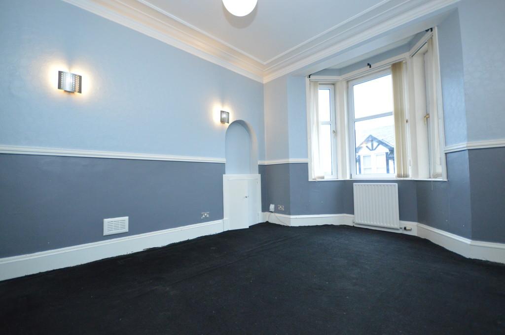 Williamson Avenue, Dumbarton G82 2AE 2 bed flat for sale £93,995