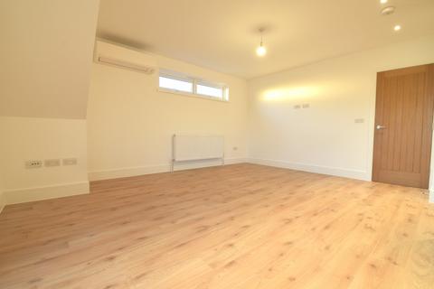 2 bedroom apartment to rent, Leigh Cliff Road, Leigh-on-Sea