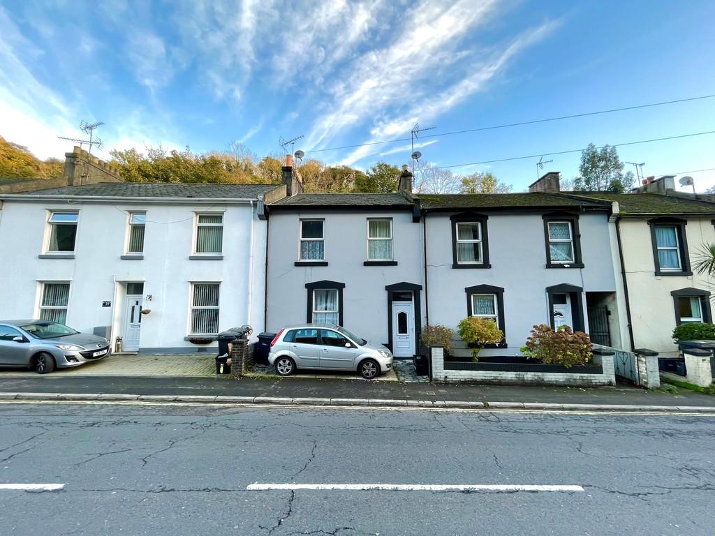 Lymington Road, Torquay 3 bed terraced house £995 pcm (£230 pw)
