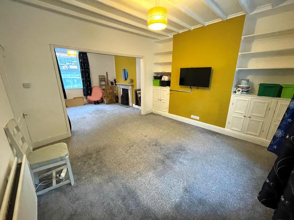 Lymington Road, Torquay 3 bed terraced house £995 pcm (£230 pw)