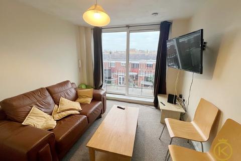 4 bedroom flat to rent, Waterloo Street, Southsea