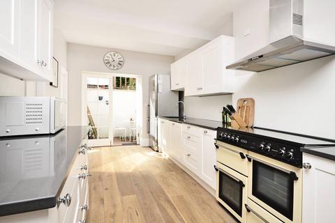 4 bedroom terraced house to rent - Warneford Street, Victoria Park, London, E9