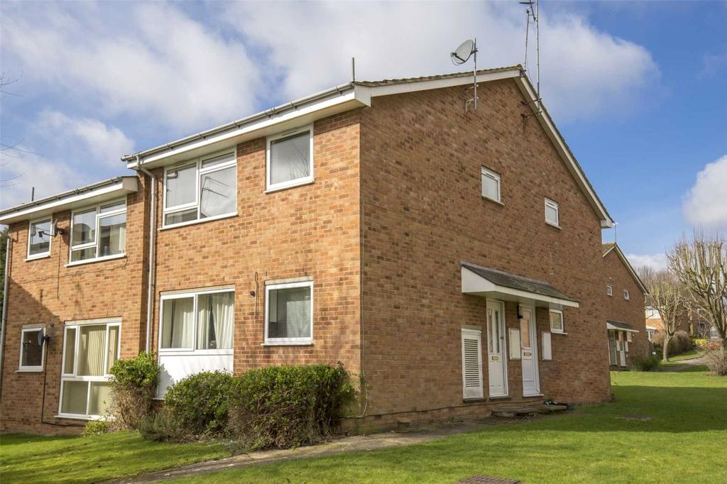 Chiltern Park Avenue, Berkhamsted... 2 bed apartment £265,000