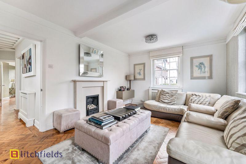 Asmuns Hill, Hampstead Garden Suburb, NW11 5 bed house - £1,950,000