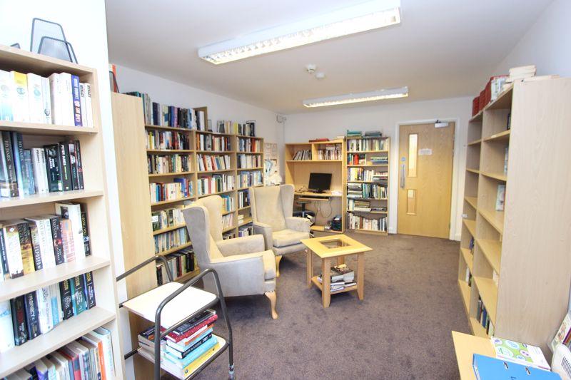 Photo 12