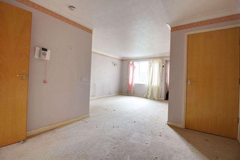 Gordon Hill, Enfield 1 bed ground floor £175,000