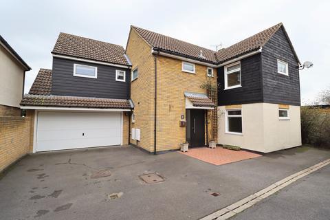 4 bedroom detached house for sale - Cherrydown, Rayleigh, SS6