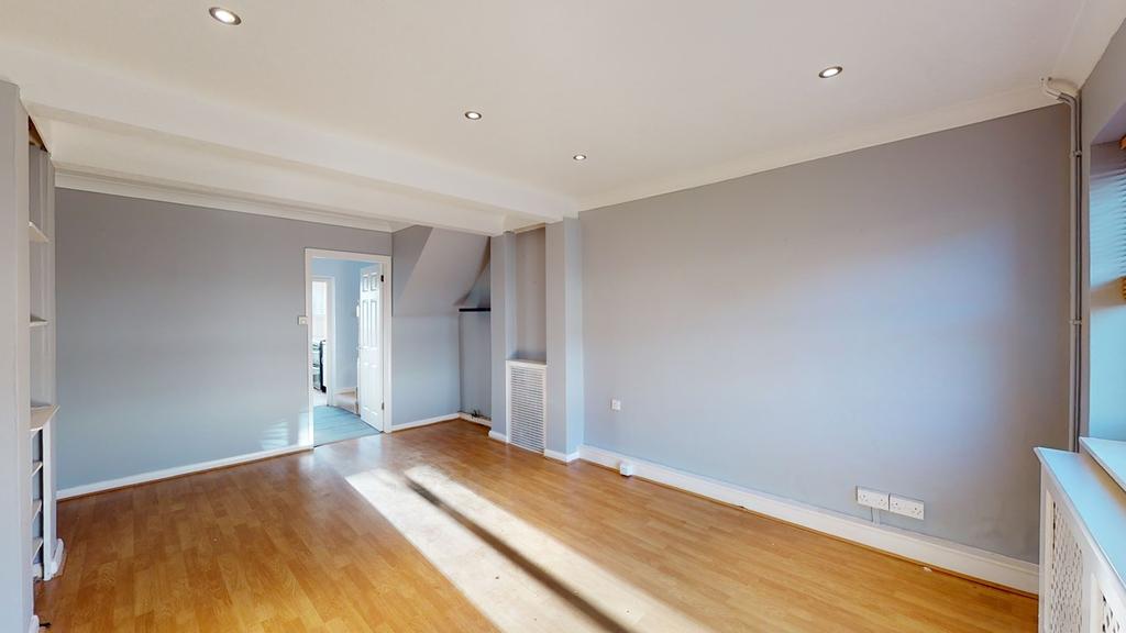 Pope Road, Bromley, BR2 2 bed terraced house £1,650 pcm (£381 pw)