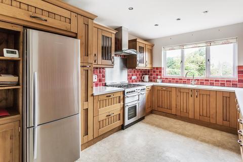 8 Padbrook, Oxted, RH8 0DW