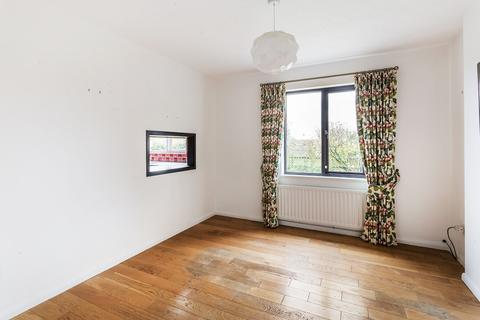 8 Padbrook, Oxted, RH8 0DW