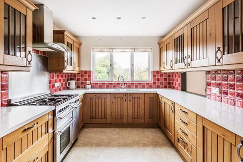 8 Padbrook, Oxted, RH8 0DW