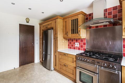 8 Padbrook, Oxted, RH8 0DW