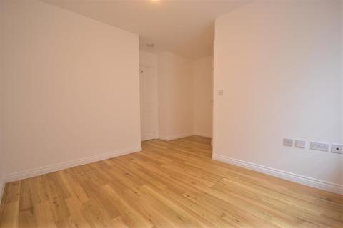 2 bedroom house share to rent - Emperor Court, Colchester