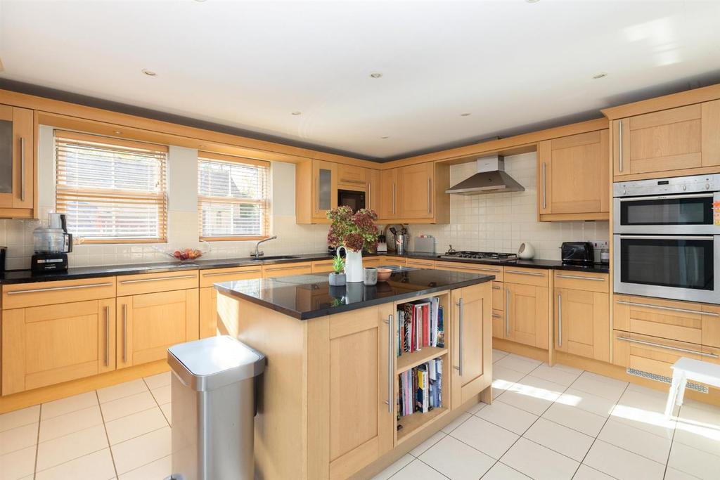 Kitchen/Breakfast Room