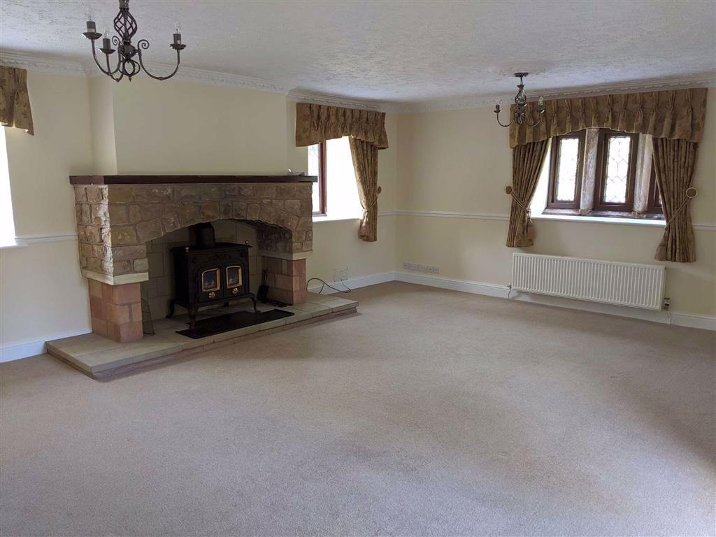 Ashenhurst Hall Farm, Bradnop, Leek 3 bed semidetached house £1,200