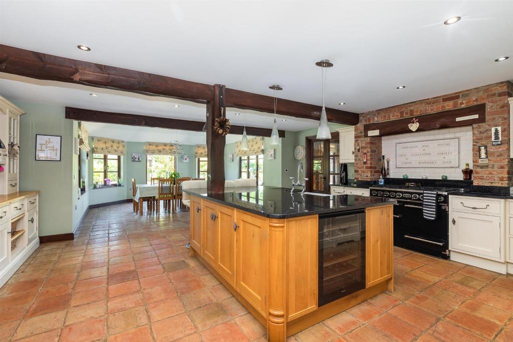 Marquis Hill, Shillington, Hitchin, Herts, SG5 3HD 4 bed detached house