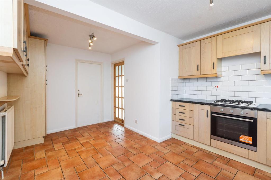 Church Road, Stotfold SG5 4NE 3 bed detached house £375,000