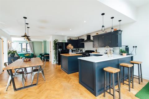 12 Cherry Trees, Lower Stondon, Henlow, SG16 6DT