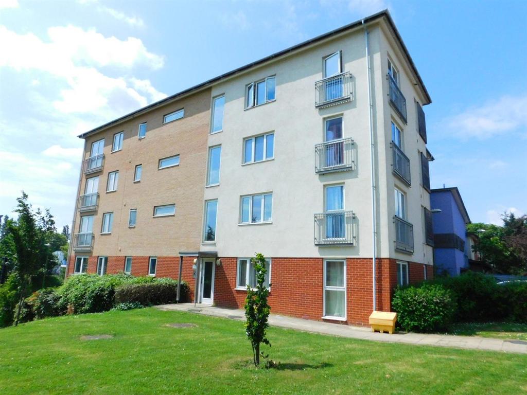 Watson Road, Stevenage SG1 2LS 2 bed apartment £143,000