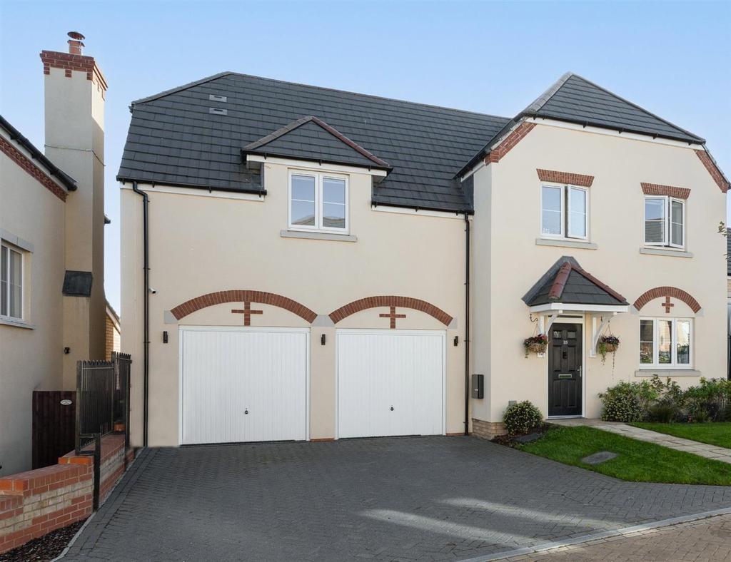 Helena Crescent, Fairfield, Hitchin, Herts, SG5 4SA 4 bed detached