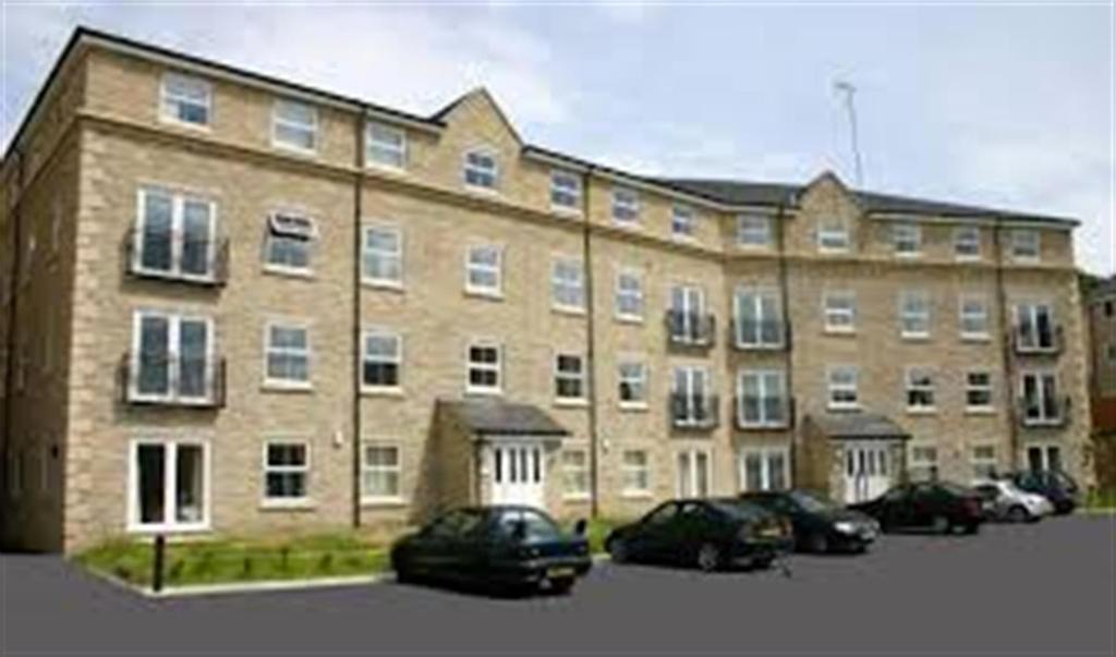Winding Rise, Spool Court, Brighouse... 2 bed flat £650 pcm (£150 pw)