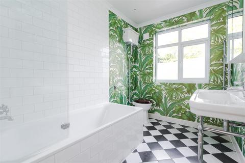 39 Exbury Road, London, SE6 4NB