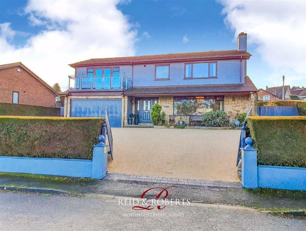 Lon Y Fron, Pentre Halkyn, Flintshire, CH8 5 bed detached house £475,000