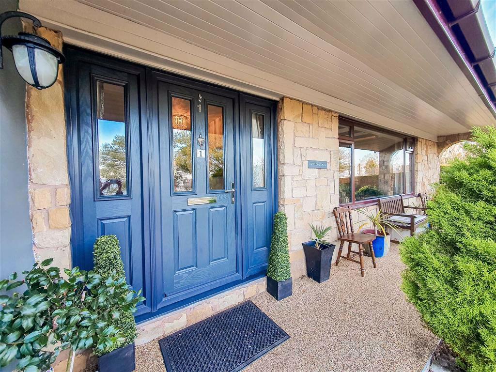 Lon Y Fron, Pentre Halkyn, Flintshire, CH8 5 bed detached house £475,000