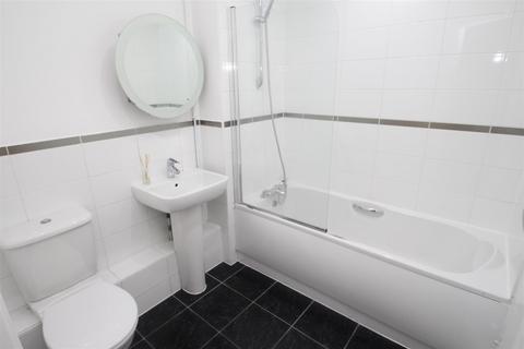 2 bedroom flat to rent, Selden Hill, Hemel Hempstead