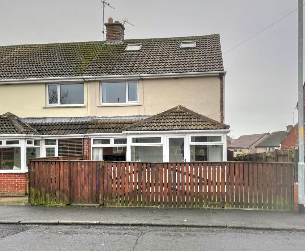 Woodhill Drive, Morpeth 2 bed semidetached house £140,000