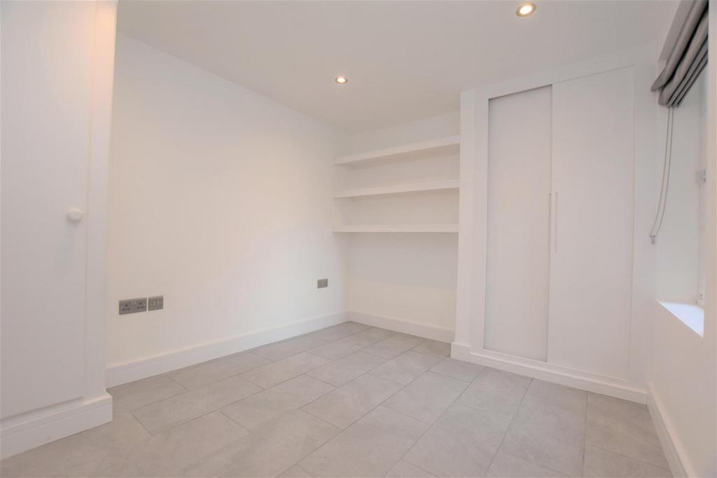 Lower Ground Flat - Bedroom
