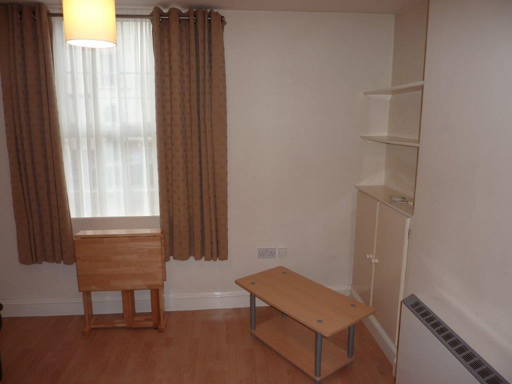 Middle Flat - Lounge/Kitchen