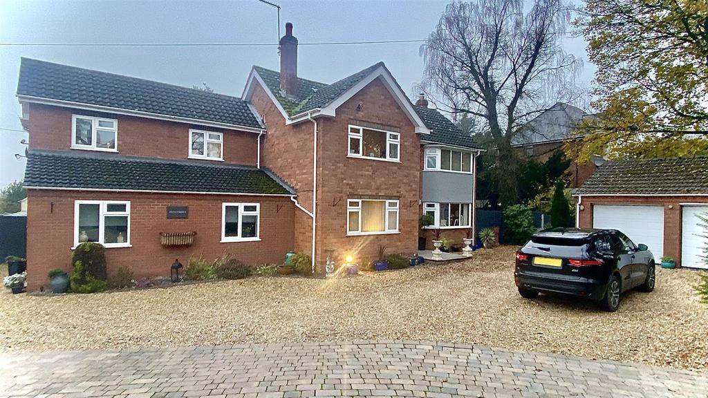Harmer Hill, Shrewsbury 6 bed detached house for sale £600,000