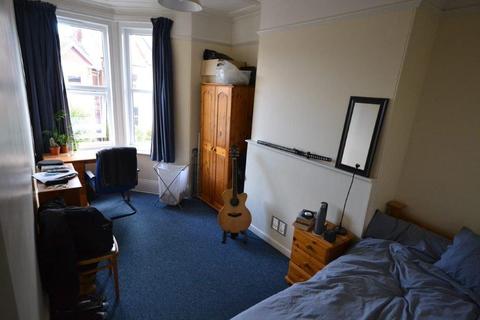 8 bedroom terraced house to rent - Mount Pleasant Road, Exeter, EX4 7AD
