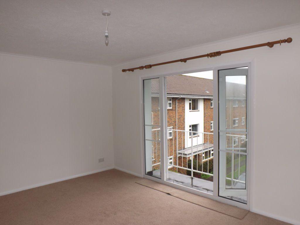 North Walls, Chichester 2 bed flat £1,150 pcm (£265 pw)