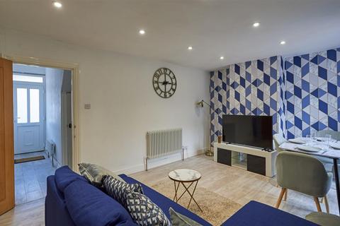 2 bedroom apartment to rent, Sandown Road, Brighton