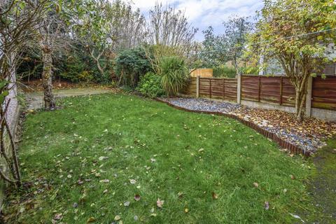4 Lea Farm Crescent, Leeds, LS5 3QQ