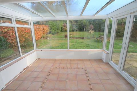 3 bedroom detached bungalow for sale - Thursby Road, Highcliffe, Christchurch