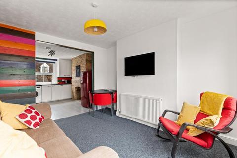 2 bedroom maisonette to rent - Coolinge Road, Folkestone