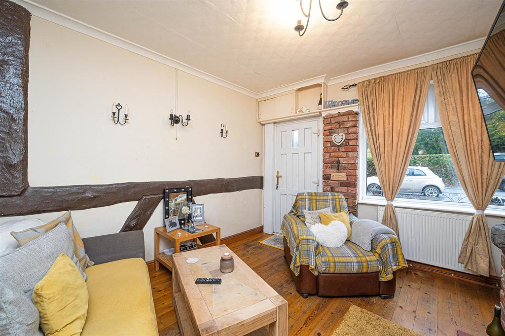 Barony Road, Nantwich 2 bed terraced house £165,000