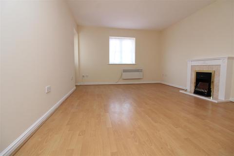 2 bedroom flat for sale - Champness Road, Barking, IG11
