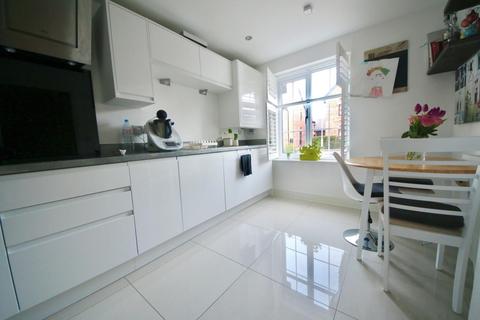 4 bedroom semi-detached house for sale - Toddbrook Close, West Didsbury