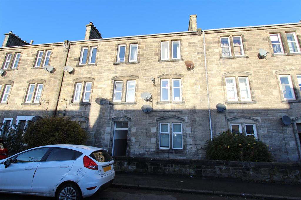 24c Brucefield Avenue, Dunfermline... 2 bed ground floor flat £675 pcm (£156 pw)