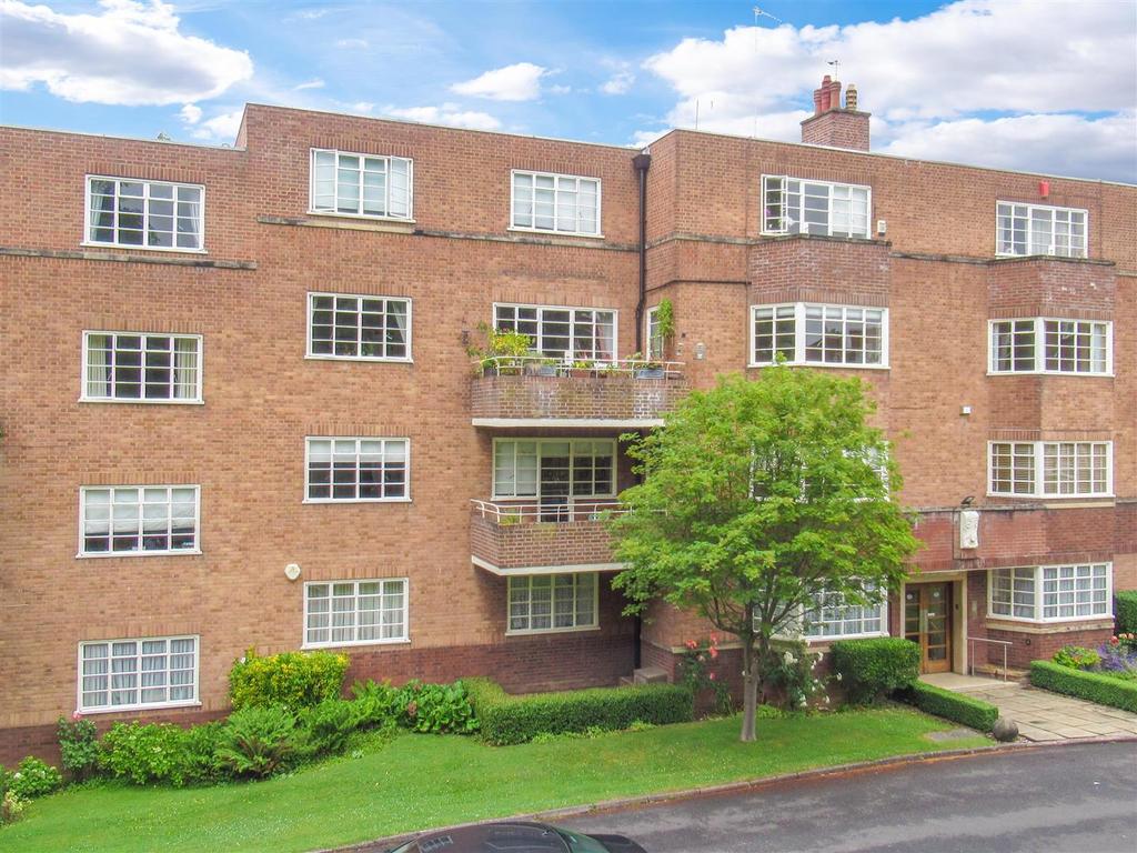 Viceroy Close, Edgbaston, Birmingham 3 bed apartment £375,000