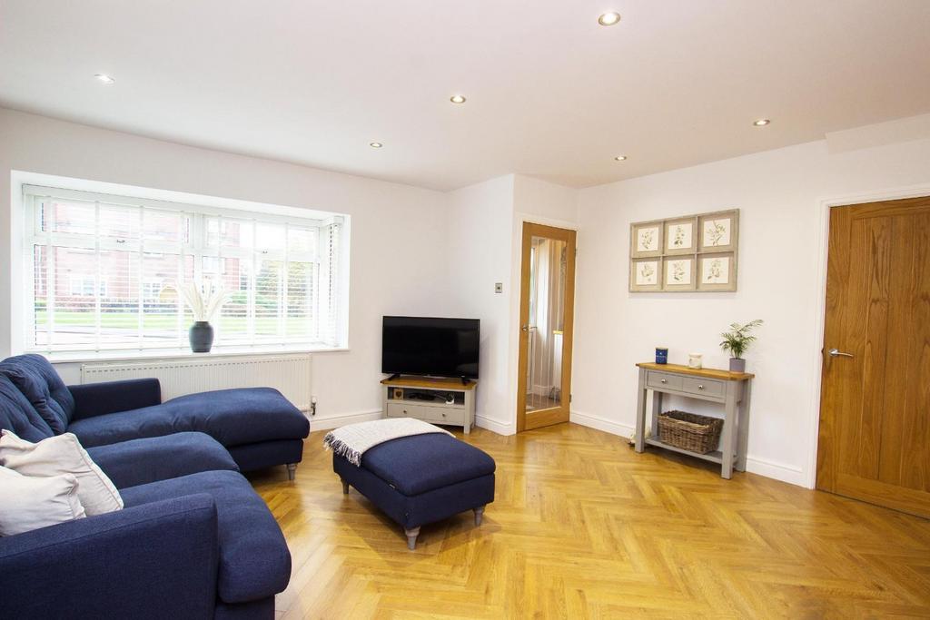 Marsh House Lane, Darwen 3 bed semidetached house £200,000