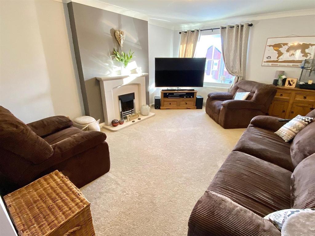 Kiln Avenue, Mirfield 4 bed townhouse £229,950