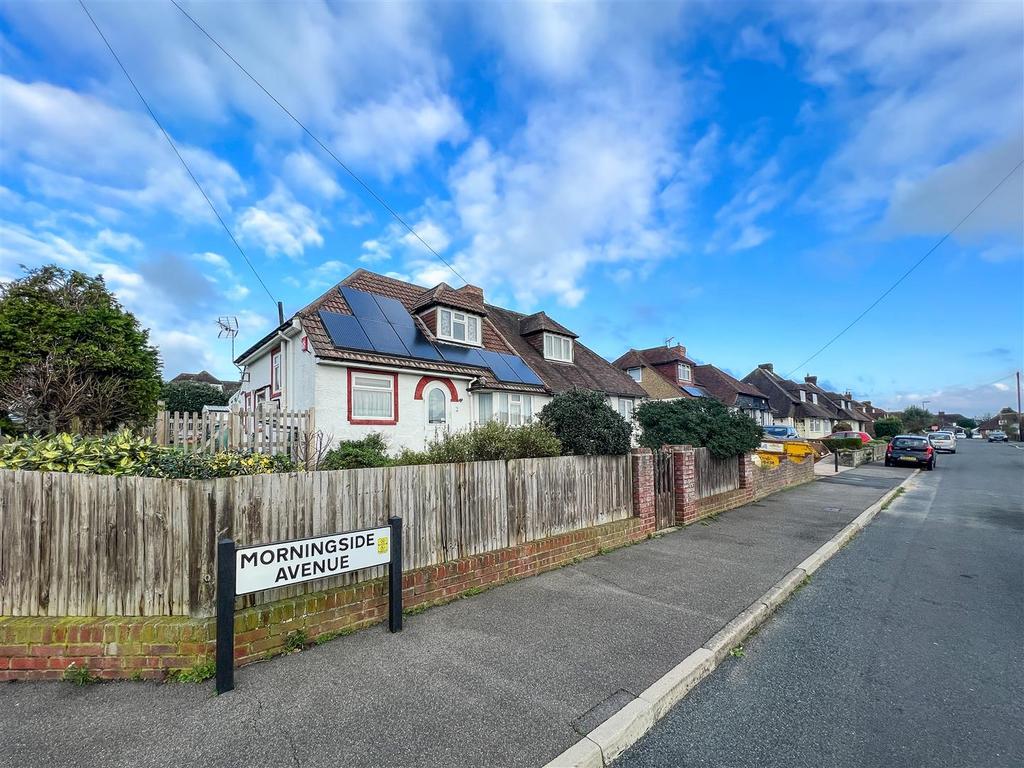 Morningside Avenue, Portchester 3 bed semidetached bungalow £350,000