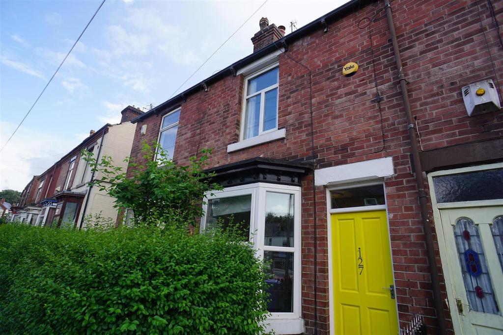 Firth Park Crescent, Sheffield, S5 6HD 3 bed terraced house £625 pcm