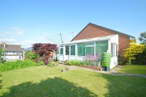 3 bedroom detached bungalow for sale - CHAIN FREE * LAKE
